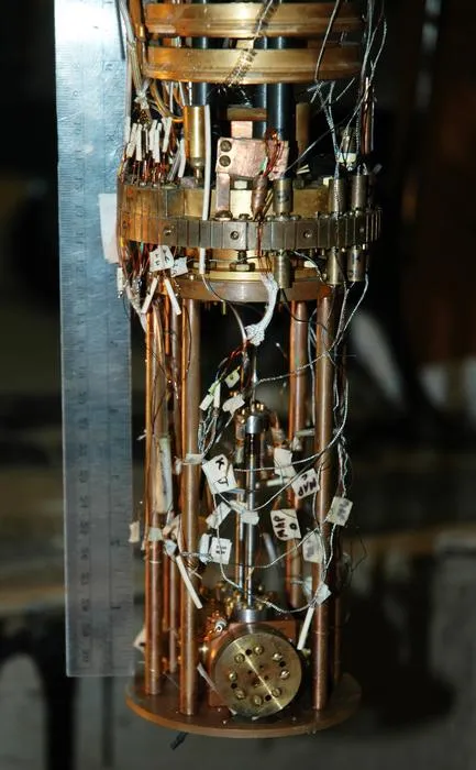 The helium cell that Hallock invented for his experiments on superfluid and solid helium.
