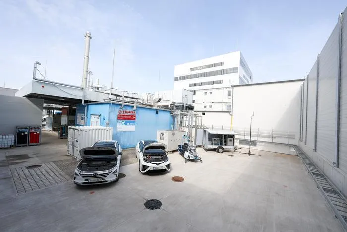 The new hydrogen electrolysis test field with its own transformer station on Campus Inffeldgasse of TU Graz. Containerised electrolysers with a total output of up to 2.5 MW will be installed on the site. Image source: Wolf - TU Graz