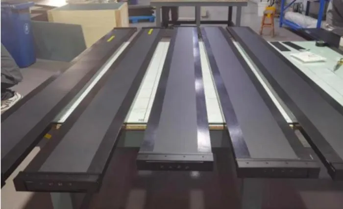 Plastic scintillator with wavelength-shifting fiber