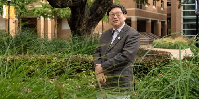 Jianzhong Su, professor and chair of UT Arlington’s Department of Mathematics