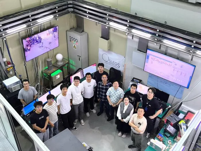 The accompanying picture features doctoral student Qiankun Sun, as a member of Professor Hongwei Wang's research group from Shanghai Synchrotron Radiation Facility, Shanghai Advanced Research Institute, Chinese Academy of Sciences.