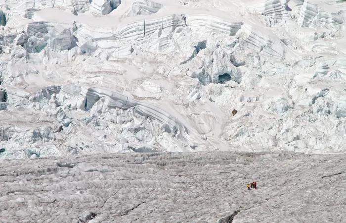 Field work to measure the mass balance on the Shallap glacier in Peru.