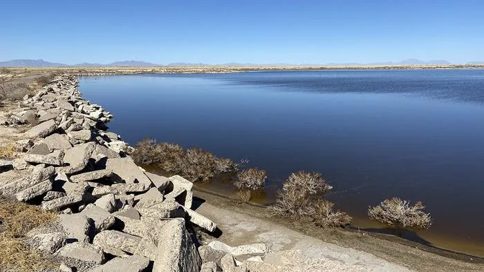 Holloman Lake