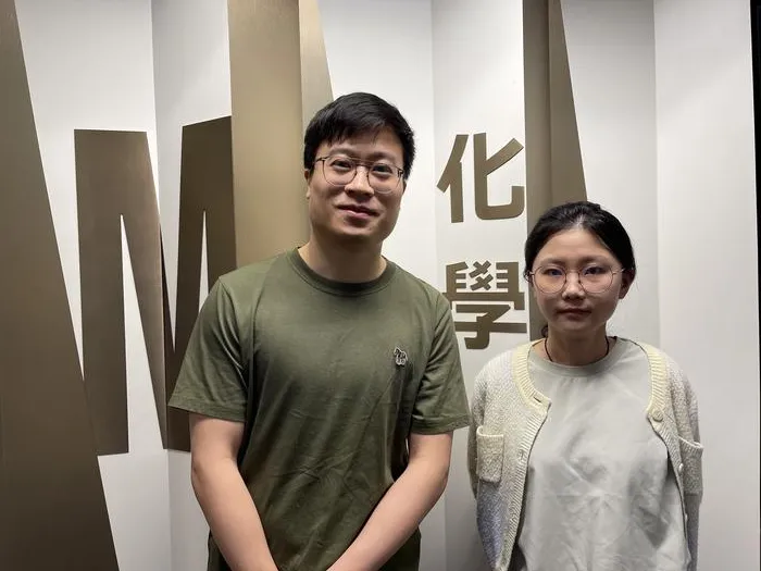 Prof. LU Haipeng (left) and student CAO Qanun, the first author of this study (right)