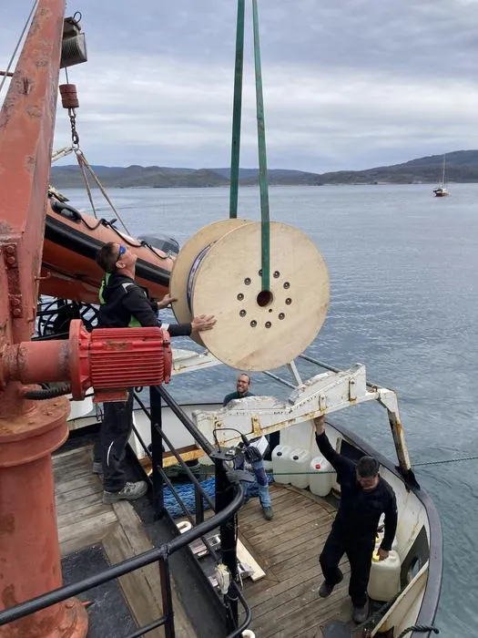 Fiber optic cable load IMG1