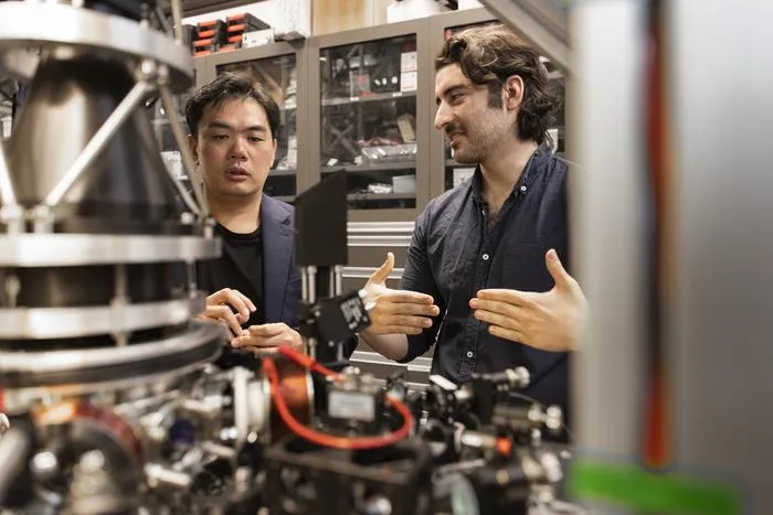 Dr Tingrei Tan (left) and his PhD student Vassili Matsos