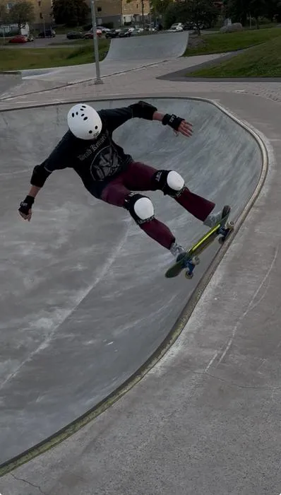 Gerhard Andersson skateboarding in the summer of 2025.