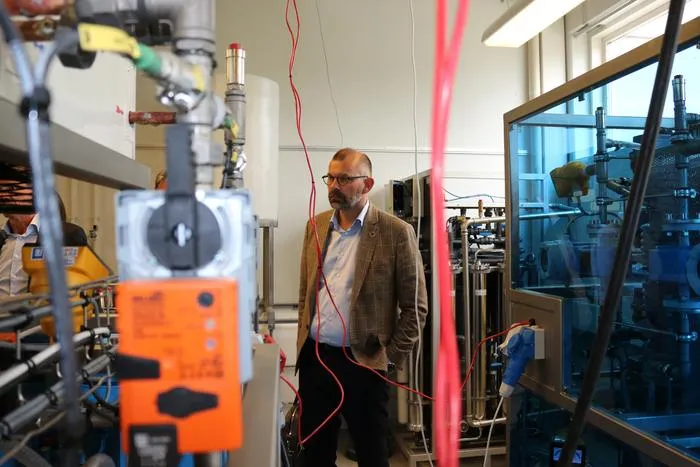 CEO of Grundfos Foundation Mr Kim Nøhr Skibsted visiting Aalborg University’s infrastructure lab