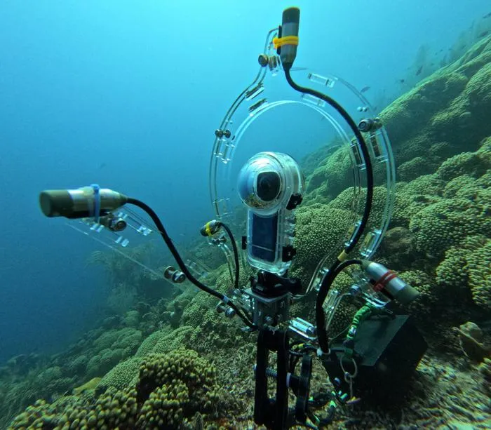 Image of the FishEye UPAC-360 device deployed