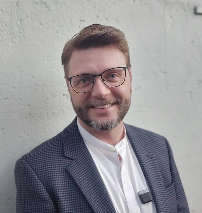 Associate Professor Andrew Phillips