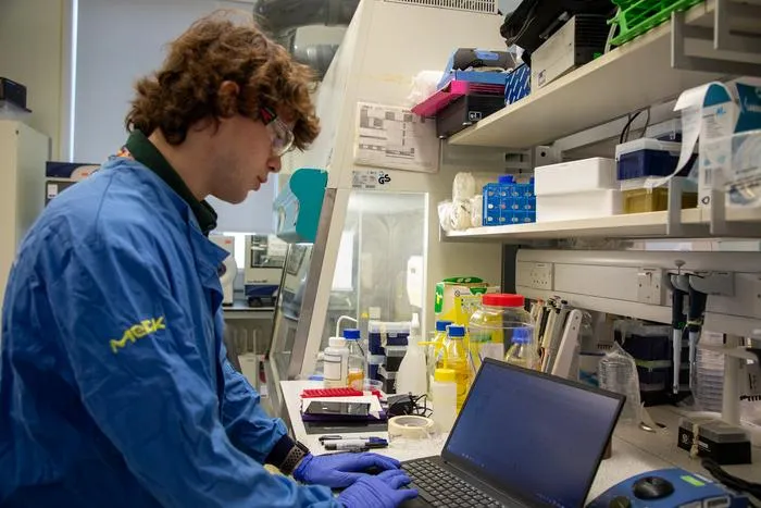 Undergraduate student Leo Skingley looking through the online KlebPhaCol collection.