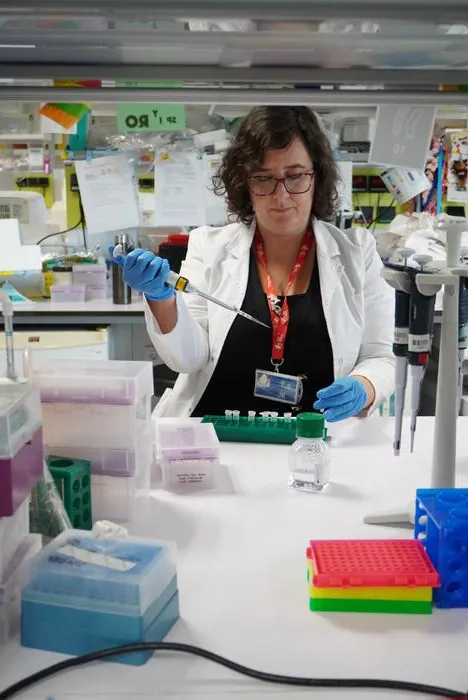 Dr Eva Mejía-Ramírez, IDIBELL researcher and co-first author of the study.