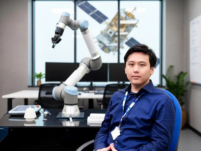 Dr Daniel Hao