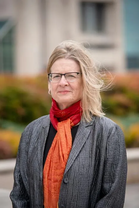 Dr. Colleen Jonsson