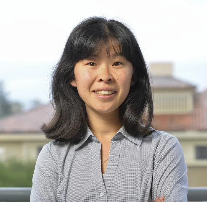 Wendy Gu headshot