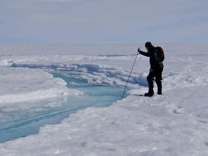 Supraglacial stream