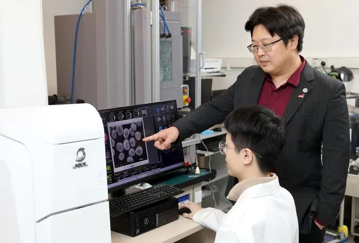Professor Liu Qi