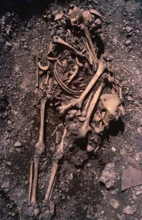 Grave 2
