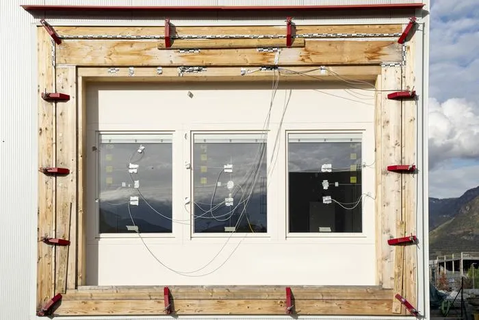 Performance of innovative façade solutions
