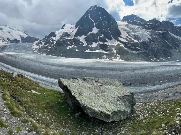 New simulation reveals how glaciers transported rocks across the Alps 24,000 years ago