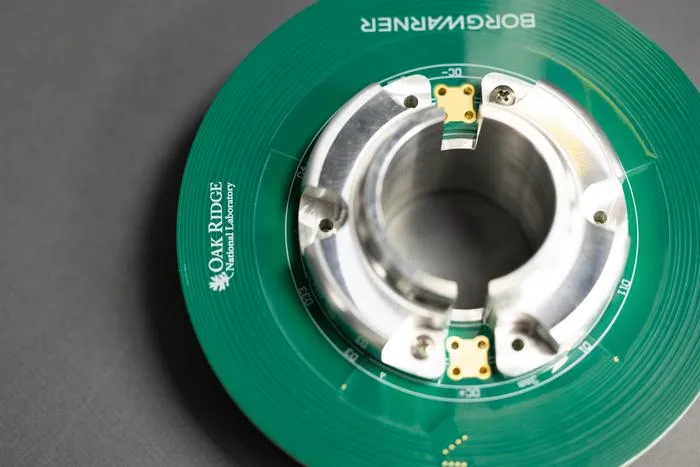 Brushless, Magnet-Free Motor