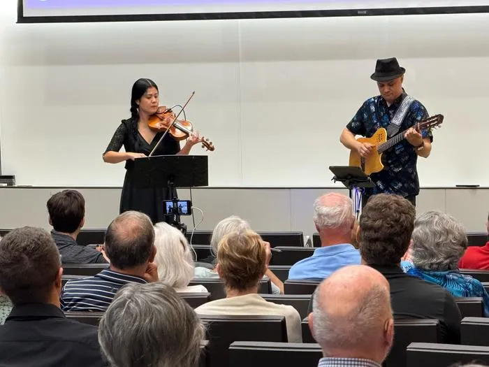 Apasionado Duo performs