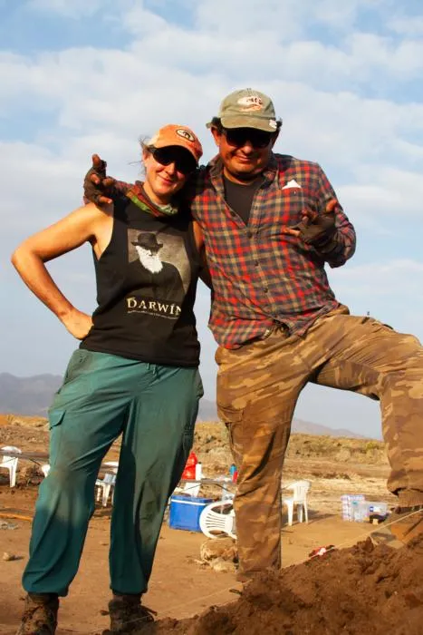 Coauthors Dr. Alberto Cruz (right) and Dr. Emily Lindsey at the Talara asphaltic site in Piura, Peru