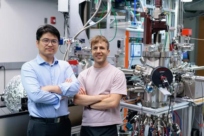 Asst. Prof. Shuolong Yang and postdoctoral scholar Gabriele Berruto