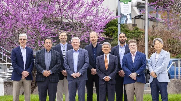 ORNL and Kyoto Fusioneering group photo