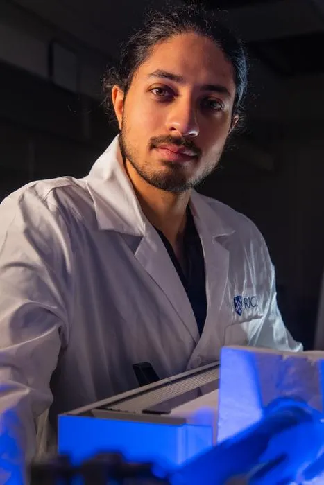 Rice researchers show graphene nanowrinkles can reshape electricity