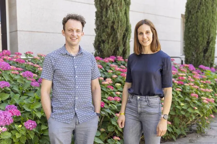 From left, CNIO researchers Barbara Hernando and Geoff Macintyre. /CNIO