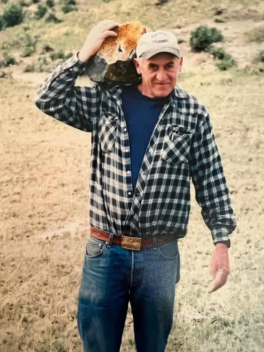Photos of Cliff Linster, the discoverer of Wyoteuthis linsterorum, hunting for fossils. © Courtesy of the Linster family