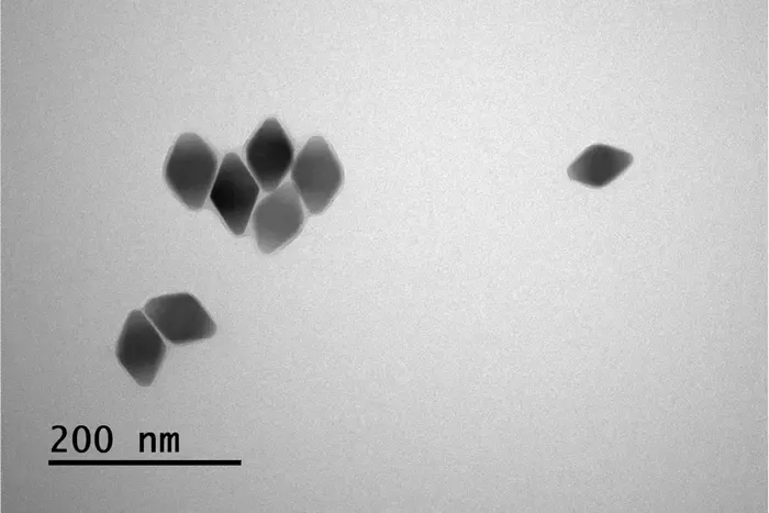 3D diamond shape of the new nanoparticles