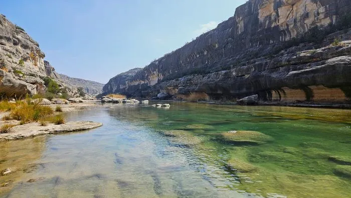 A freshwater resilient and connected network to sustain biodiversity under a changing climate