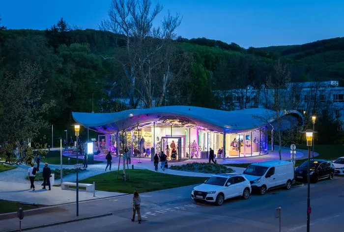 The VISTA Science Experience Center