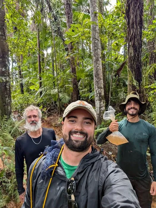 The research team with Laimosemion laranja