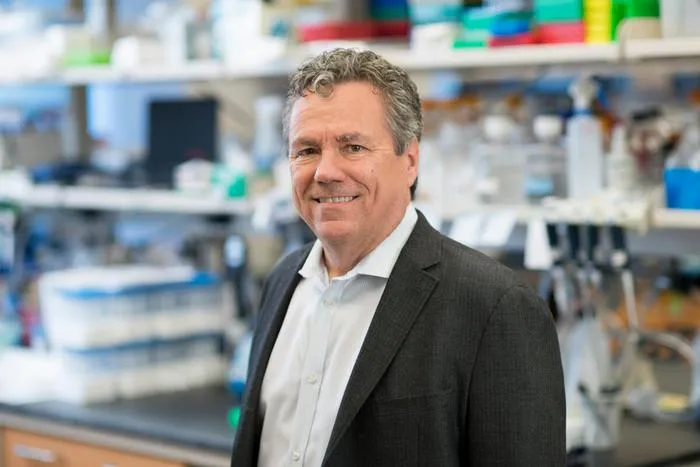 Dr. Scott Lowe