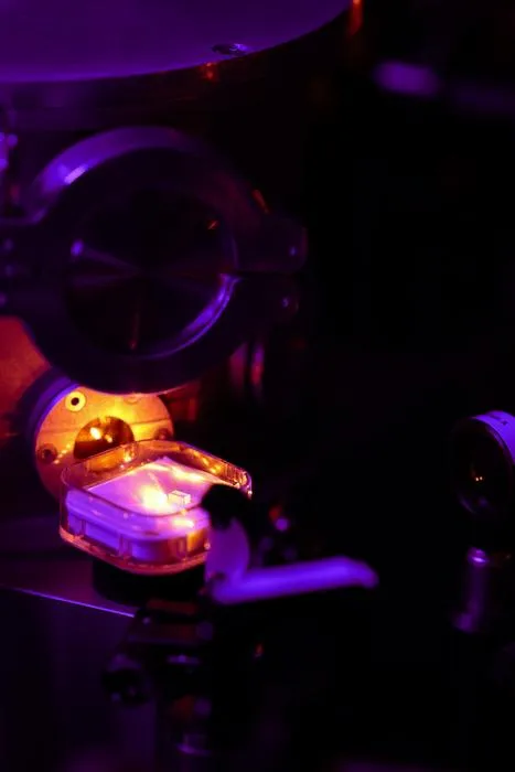 Close-up of the quantum memories. Credit: ICFO.